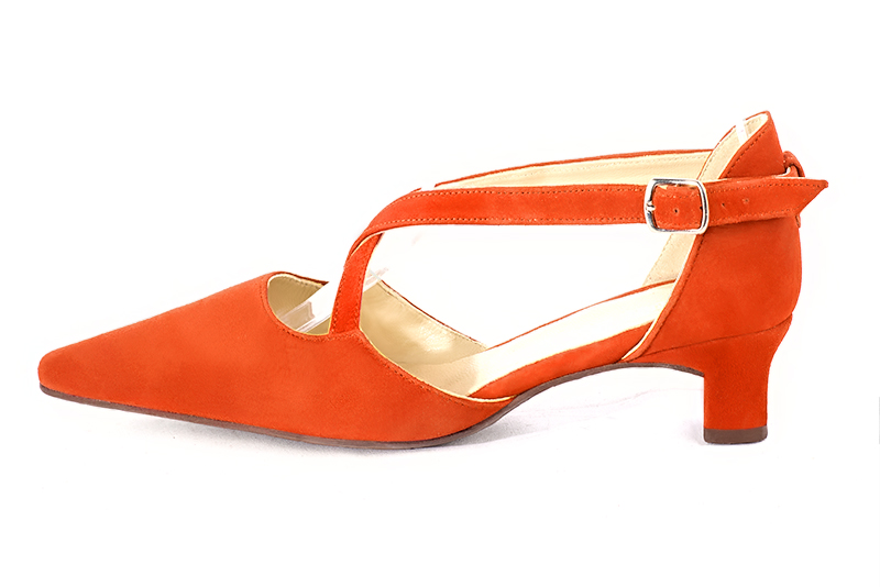 Clementine orange women's open side shoes, with crossed straps. Tapered toe. Low kitten heels. Profile view - Florence KOOIJMAN